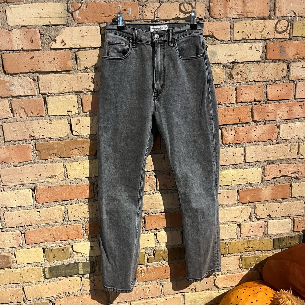 ankle straight Abercrombie and Fitch jeans sz 0